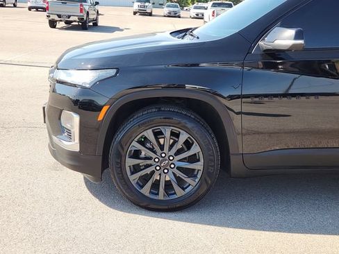 Used 2023 Chevrolet Traverse RS FWD image 8