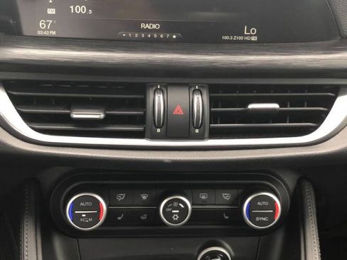 Used 2018 Alfa Romeo Stelvio AWD image 13