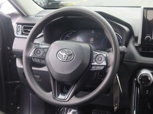 Certified 2025 Toyota RAV4 LE AWD/4WD image 22