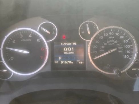 Used 2017 Toyota Tundra Limited AWD/4WD image 10