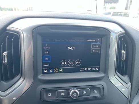 Used 2024 Chevrolet Silverado 1500 Custom image 16