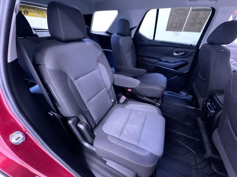 Used 2020 Chevrolet Traverse LT w/ Driver Confidence II Package image 38