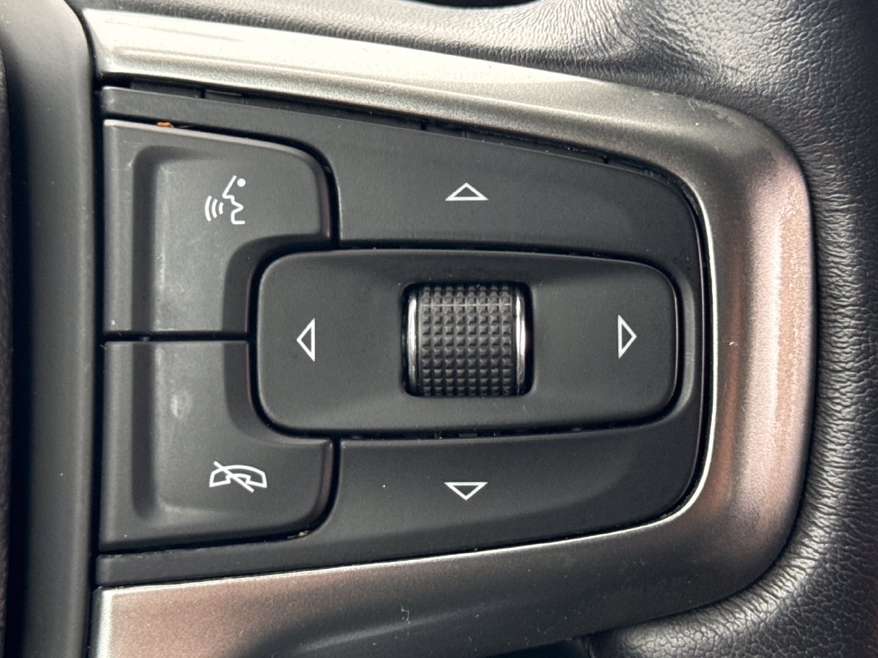 Used 2021 Chevrolet Silverado 1500 LT Trail Boss w/ Convenience Package II AWD/4WD image 28
