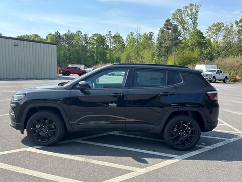 New 2026 Jeep Compass Latitude image 8