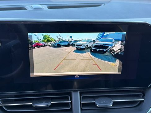 New 2026 Chevrolet Trax ACTIV w/ Sunroof Package FWD image 16