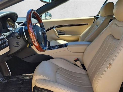 Used 2010 Maserati GranTurismo Convertible RWD image 10