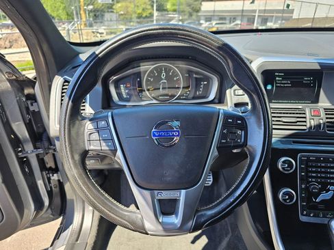 Used 2016 Volvo XC60 T6 R-Design Platinum w/ Climate Package AWD/4WD image 23
