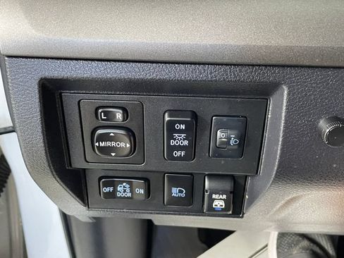 Used 2021 Toyota Tundra SR5 AWD/4WD image 16