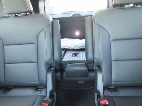 New 2026 Chevrolet Traverse LT w/ Sun and Wheel Package FWD image 19