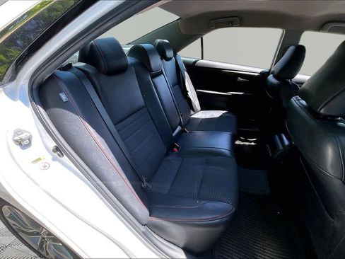 Used 2015 Toyota Camry SE FWD image 17