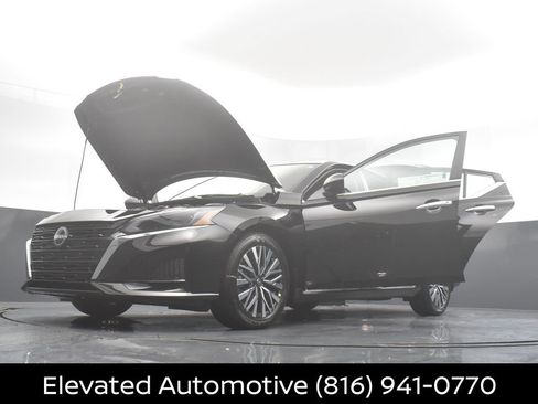 Certified 2025 Nissan Altima 2.5 SV image 38