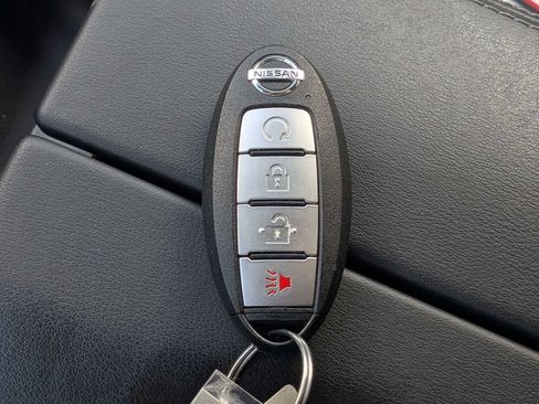 Used 2021 Nissan Rogue SV FWD image 30
