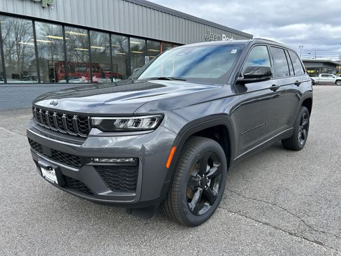 Used 2026 Jeep Grand Cherokee Limited w/ Limited Altitude Package AWD/4WD image 9