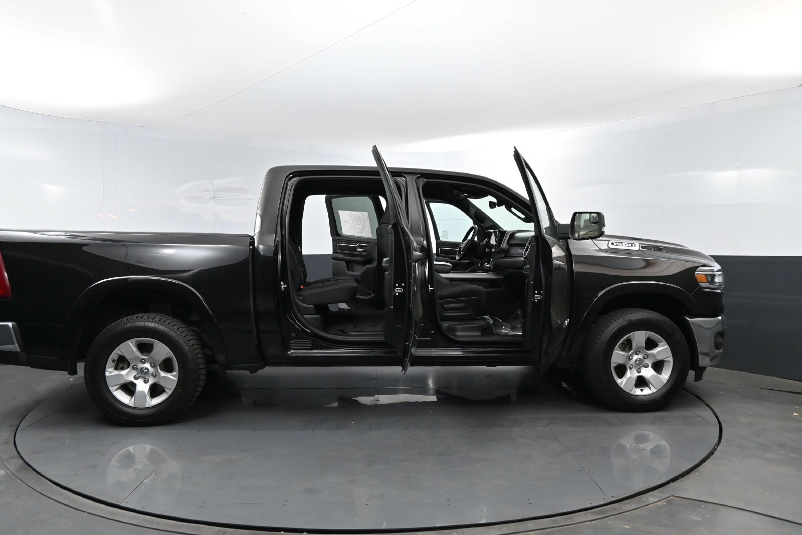 Used 2025 RAM 1500 Big Horn AWD/4WD image 27