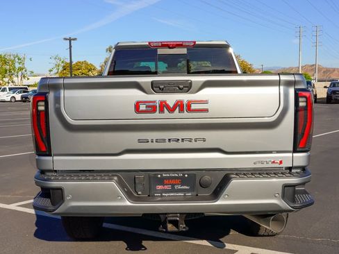 New 2026 GMC Sierra 2500 AT4 w/ AT4 Premium Plus Package AWD/4WD image 9