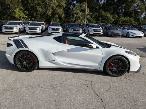 Used 2024 Chevrolet Corvette Z06 image 3