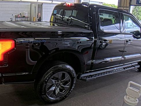 Used 2025 Ford F150 Lightning Lariat AWD/4WD image 4