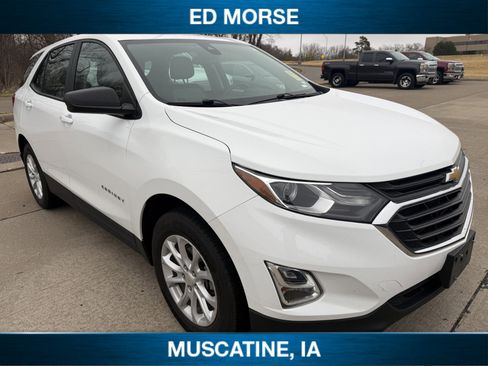 Used 2021 Chevrolet Equinox LS image 3