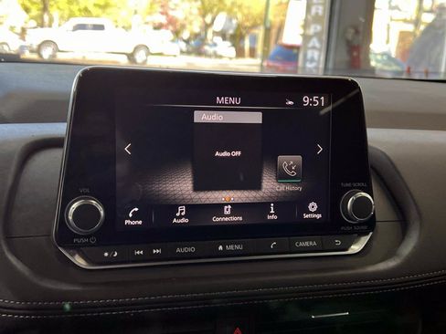 Used 2024 Nissan Rogue SV AWD/4WD image 27
