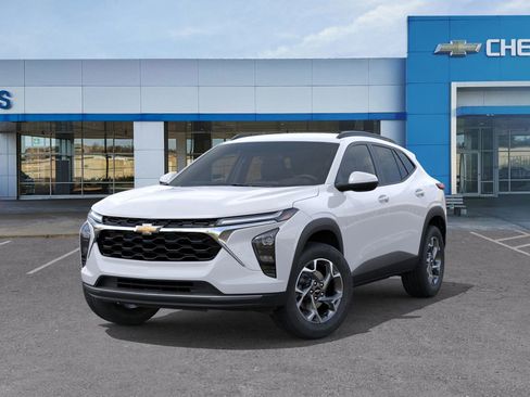 New 2025 Chevrolet Trax LT w/ Driver Confidence Package image 7