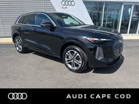 Certified 2025 Audi Q5 Premium w/ Convenience Package AWD/4WD image 1