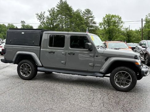 Used 2020 Jeep Gladiator Overland AWD/4WD image 3