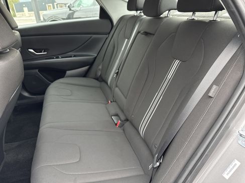 Used 2025 Hyundai Elantra SEL image 13