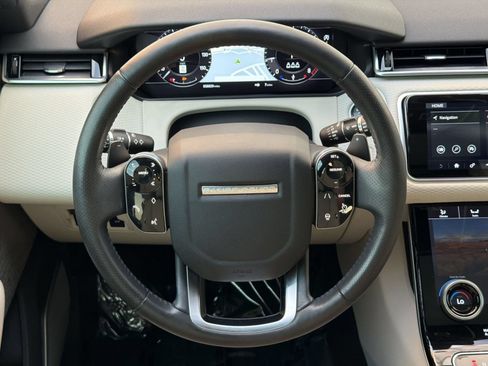 Used 2019 Land Rover Range Rover Velar S AWD/4WD image 11