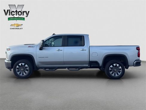 Used 2023 Chevrolet Silverado 2500 LT w/ Convenience Package image 3