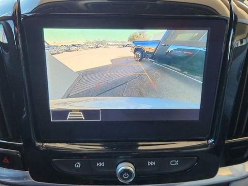 Used 2020 Chevrolet Traverse LT image 6