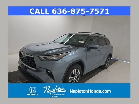 Used 2020 Toyota Highlander XLE image 1