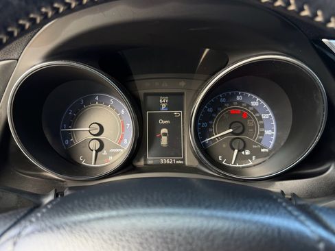 Used 2018 Toyota Corolla iM image 19