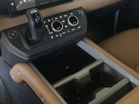 Used 2025 Land Rover Defender 110 V8 image 19