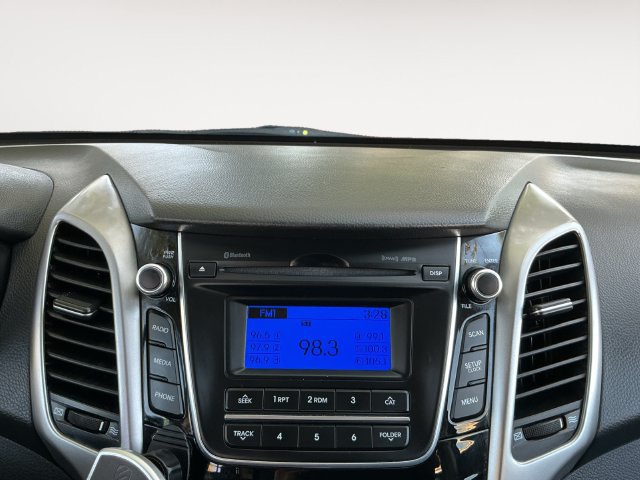 Used 2016 Hyundai Elantra GT FWD image 10
