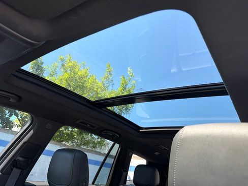 Used 2020 Cadillac XT6 Premium Luxury w/ LPO, Floor Liner Package FWD image 11