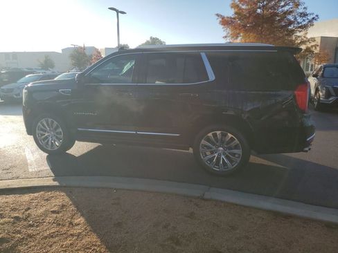 Used 2022 GMC Yukon Denali w/ Denali Premium Package image 6