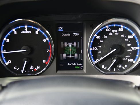 Used 2018 Toyota RAV4 Limited image 29