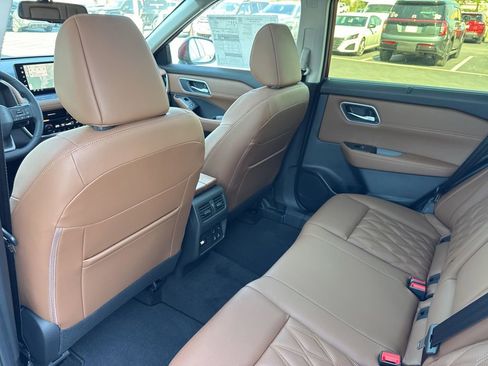 New 2026 Nissan Rogue Platinum AWD/4WD image 14