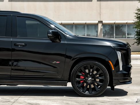 Used 2026 Cadillac Escalade V w/ LPO, ONYX Package AWD/4WD image 23