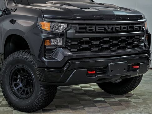 Used 2024 Chevrolet Silverado 1500 Custom Trail Boss w/ LPO, Dark Essentials Package AWD/4WD image 2