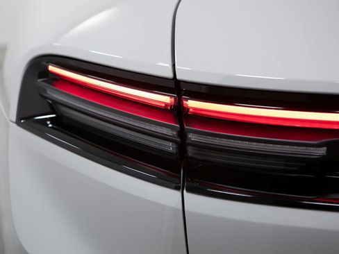 New 2026 Porsche Macan Electric RWD image 18