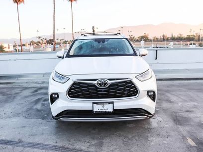 Used 2023 Toyota Highlander Platinum