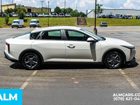 Used 2025 Kia K4 FWD image 9