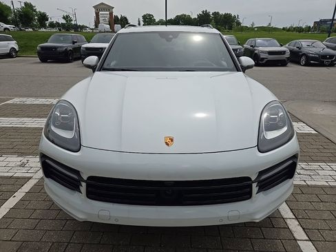 Used 2023 Porsche Cayenne Platinum Edition AWD/4WD image 2