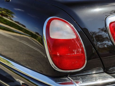 Used 2000 Rolls-Royce Corniche RWD image 9