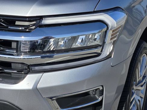Used 2024 Ford Expedition Limited AWD/4WD image 10
