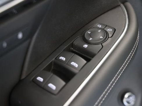 Used 2023 Buick Envision Essence w/ Sport Touring Package AWD/4WD image 22