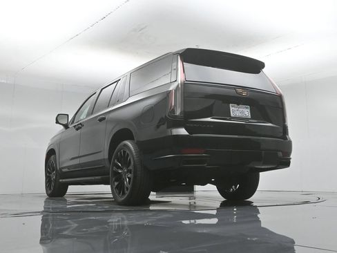 Used 2021 Cadillac Escalade ESV Luxury AWD/4WD image 52