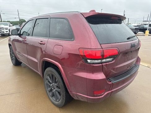 Used 2019 Jeep Grand Cherokee Altitude image 5