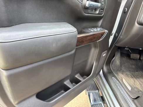 Used 2020 GMC Sierra 1500 SLT RWD image 31